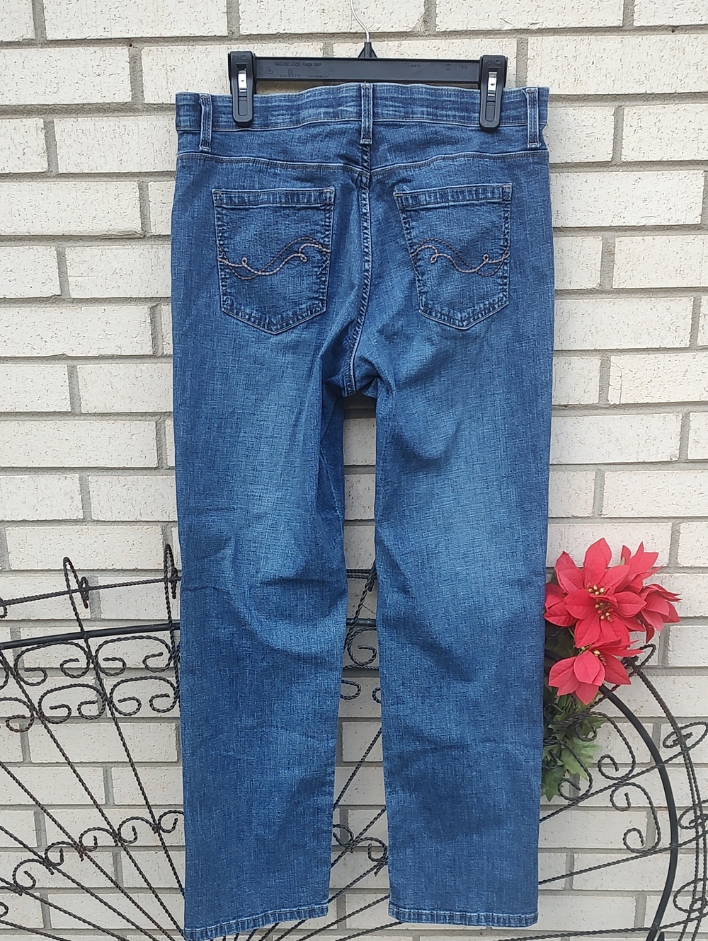 Lee Jeans - Comfortable Everyday Fit - Picture 6 of 8